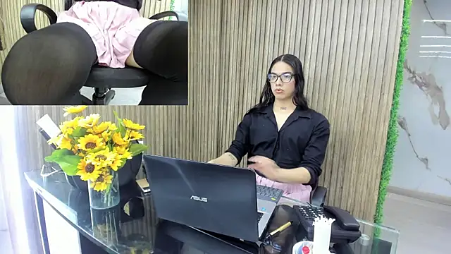 Snapshot of Almaazz chatting on July 28, 2026, 8:52 pm Almaazz online show from July 28, 2026, 8:52 pm