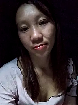 bonnie-00 online show from May 6, 2026, 2:33 pm