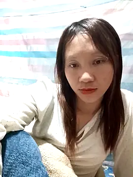 bonnie-00 online show from May 11, 2026, 4:29 am