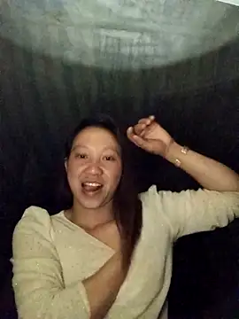 bonnie-00 online show from May 11, 2026, 8:17 pm