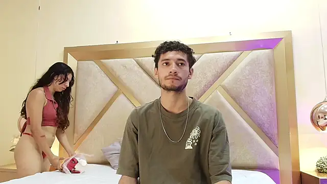 Snapshot of EthanCollen chatting on October 7, 2025, 10:07 pm EthanCollen online show from October 7, 2025, 10:07 pm