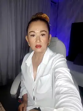 Snapshot of BunnyGlow50 chatting on October 1, 2025, 3:34 am BunnyGlow50 online show from October 1, 2025, 3:34 am