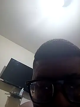 Elsuave28 online show from October 18, 2025, 11:05 pm