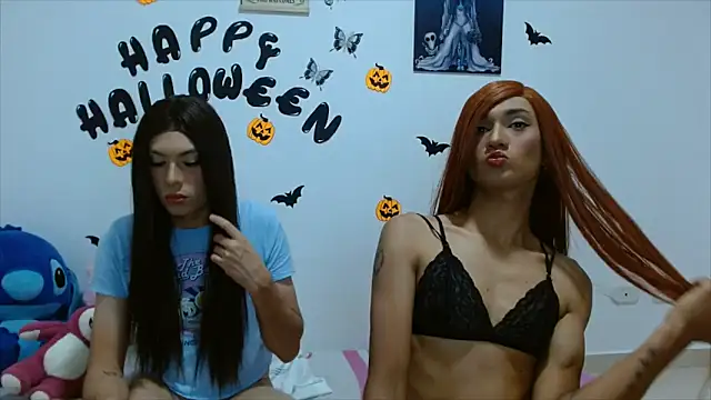 PinkLuna LolaBloom online show from October 31, 2025, 10:38 am