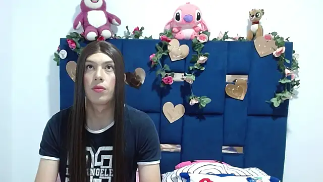 PinkLuna LolaBloom online show from February 14, 2026, 2:52 am