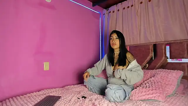 Missmoonstar online show from November 5, 2025, 3:28 am