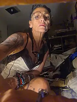 jasonee13 online show from June 26, 2026, 4:39 am