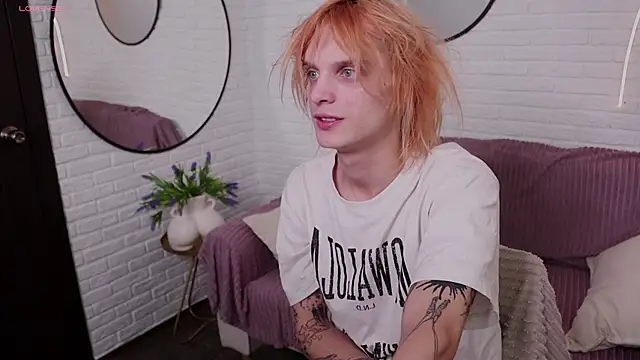 Snapshot of ArchiehalI chatting on September 15, 2025, 8:53 pm ArchiehalI online show from September 15, 2025, 8:53 pm