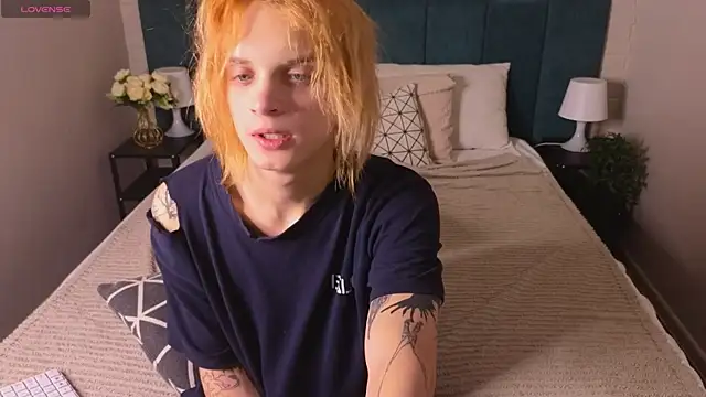 Snapshot of ArchiehalI chatting on October 10, 2025, 8:30 pm ArchiehalI online show from October 10, 2025, 8:30 pm