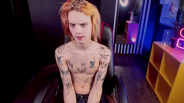 Snapshot of ArchiehalI chatting on October 18, 2025, 8:42 pm ArchiehalI online show from October 18, 2025, 8:42 pm