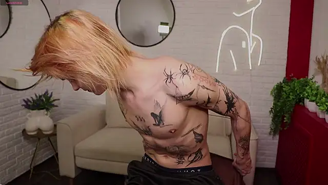 Snapshot of ArchiehalI chatting on October 19, 2025, 8:42 pm ArchiehalI online show from October 19, 2025, 8:42 pm