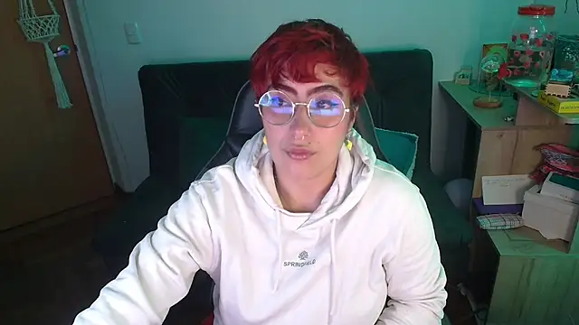 Miacatsito3 online show from December 17, 2025, 3:45 am