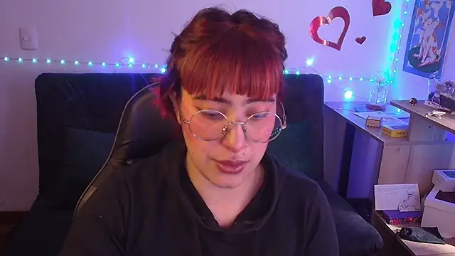 Miacatsito3 online show from April 23, 2026, 8:11 pm