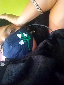 TAMI KAYAL online show from October 31, 2025, 7:42 am