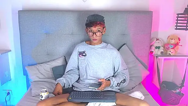 Billie Turner  online show from September 29, 2025, 7:35 am