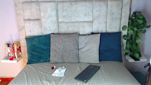 Billie Turner  online show from October 15, 2025, 7:47 pm