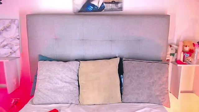 Billie Turner  online show from October 17, 2025, 5:10 am