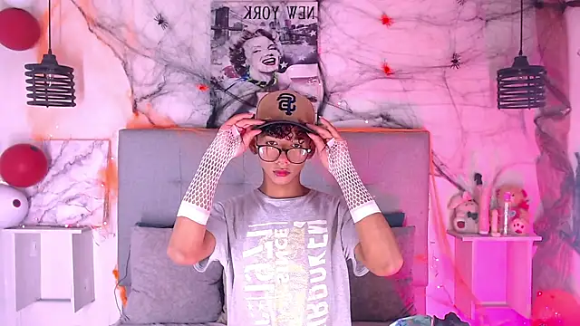 Billie Turner  online show from October 25, 2025, 4:09 am