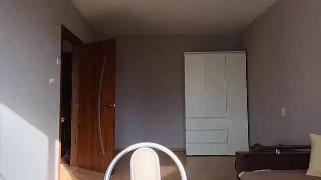 Lillian-Clark online show from October 5, 2025, 5:17 am