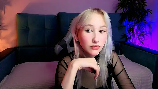 evlica online show from May 3, 2026, 2:12 pm