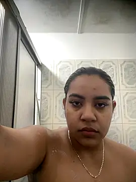 Snapshot of SienaWild chatting on October 6, 2025, 11:02 pm SienaWild online show from October 6, 2025, 11:02 pm