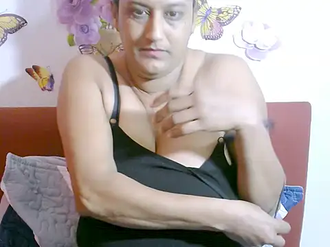 Snapshot of Indiansexyboobs18 chatting on September 16, 2025, 9:54 am Indiansexyboobs18 online show from September 16, 2025, 9:54 am