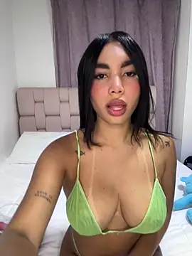 Snapshot of karolaalcendra chatting on September 30, 2025, 11:21 pm karolaalcendra online show from September 30, 2025, 11:21 pm