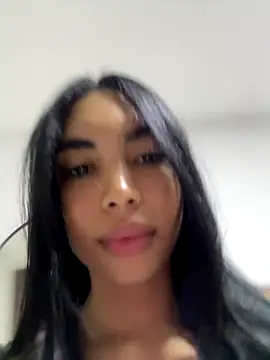 Snapshot of karolaalcendra chatting on October 12, 2025, 1:26 am karolaalcendra online show from October 12, 2025, 1:26 am