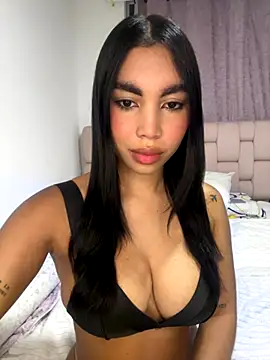 Snapshot of karolaalcendra chatting on October 16, 2025, 4:13 am karolaalcendra online show from October 16, 2025, 4:13 am