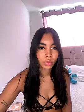 Snapshot of karolaalcendra chatting on October 18, 2025, 7:58 pm karolaalcendra online show from October 18, 2025, 7:58 pm