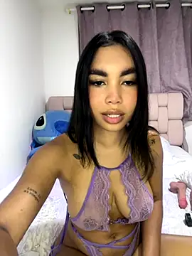 Snapshot of karolaalcendra chatting on November 4, 2025, 4:33 am karolaalcendra online show from November 4, 2025, 4:33 am