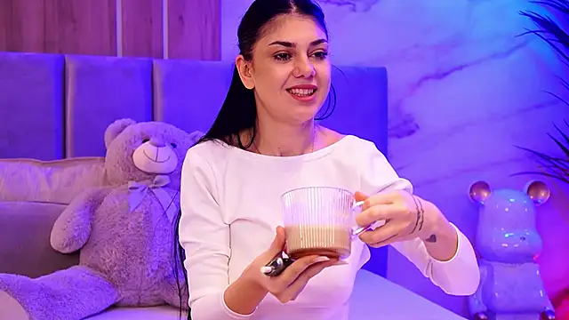 ZaraCapri online show from October 29, 2025, 8:16 am