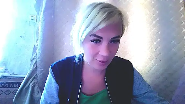 Snapshot of EmmaCat_ chatting on September 14, 2025, 9:52 am EmmaCat  online show from September 14, 2025, 9:52 am