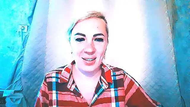 Snapshot of EmmaCat_ chatting on September 15, 2025, 5:29 am EmmaCat  online show from September 15, 2025, 5:29 am