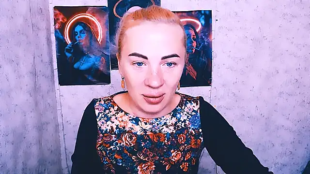 Snapshot of EmmaCat_ chatting on October 7, 2025, 4:09 am EmmaCat  online show from October 7, 2025, 4:09 am