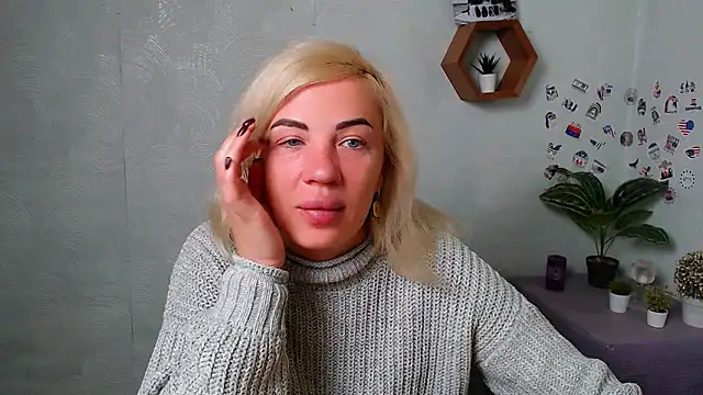 Snapshot of EmmaCat_ chatting on October 10, 2025, 4:00 am EmmaCat  online show from October 10, 2025, 4:00 am