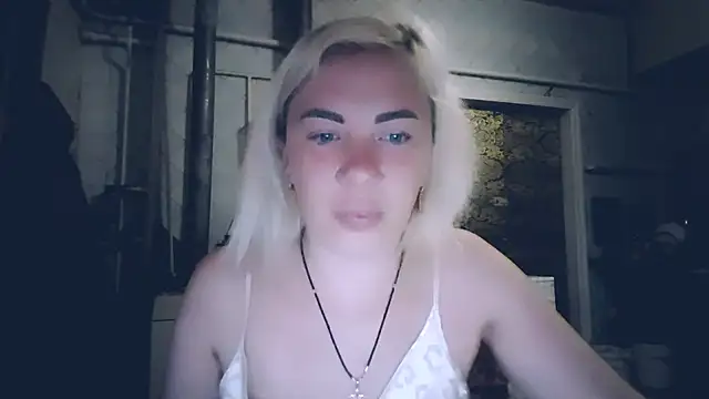EmmaCat  online show from May 10, 2026, 3:01 am
