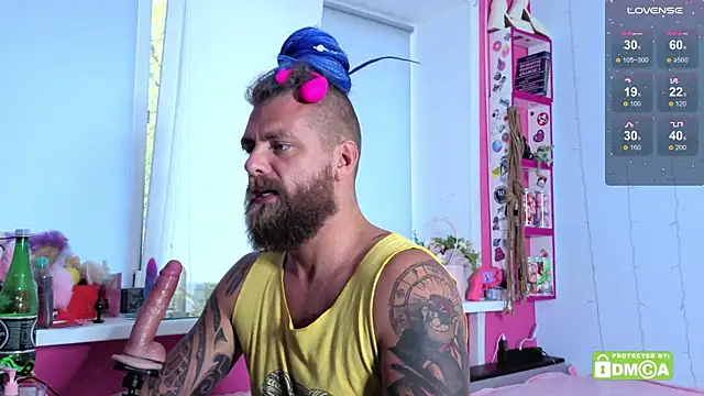  wayan  online show from October 27, 2025, 4:49 am