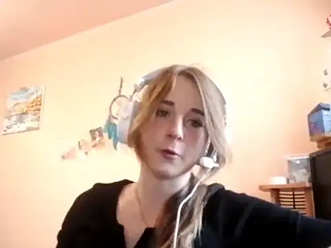 LaneMiss online show from September 16, 2025, 8:04 am