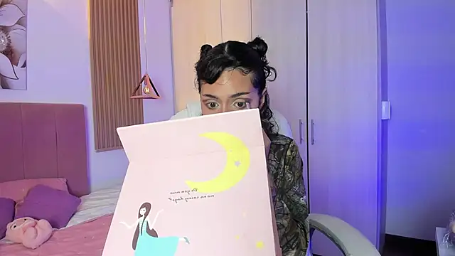 KoraRousee online show from October 14, 2025, 1:45 pm