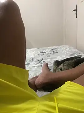 Snapshot of Morenolatino881 chatting on September 28, 2025, 2:06 am Morenolatino881 online show from September 28, 2025, 2:06 am