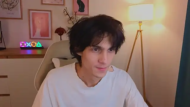 va1ora online show from September 17, 2025, 12:51 pm