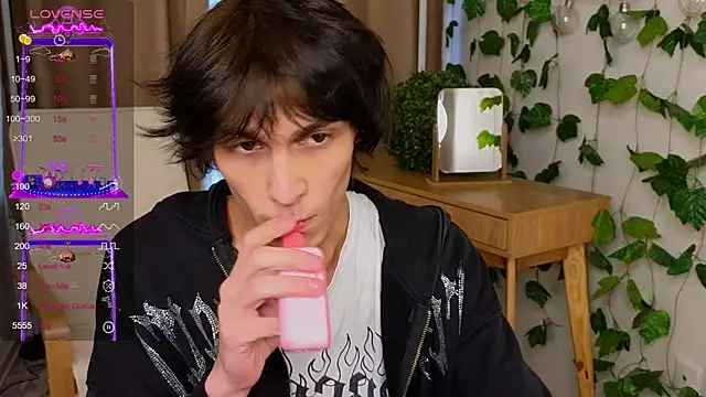 va1ora online show from September 24, 2025, 12:19 pm