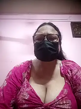 thehotlady online show from November 11, 2025, 6:35 am