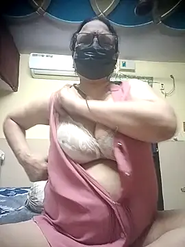 Snapshot of thehotlady chatting on April 18, 2026, 4:16 am thehotlady online show from April 18, 2026, 4:16 am