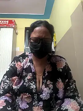 Snapshot of thehotlady chatting on April 29, 2026, 3:10 am thehotlady online show from April 29, 2026, 3:10 am