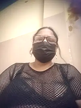thehotlady online show from June 23, 2026, 4:10 am