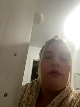 Snapshot of curvymilf2000 chatting on October 5, 2025, 7:34 pm curvymilf2000 online show from October 5, 2025, 7:34 pm