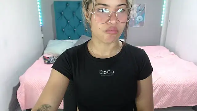 Snapshot of mia_sexgirl chatting on June 19, 2026, 12:42 pm mia sexgirl online show from June 19, 2026, 12:42 pm