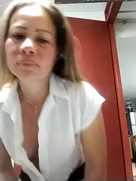 Snapshot of LaraCaliente chatting on September 23, 2025, 7:11 am LaraCaliente online show from September 23, 2025, 7:11 am